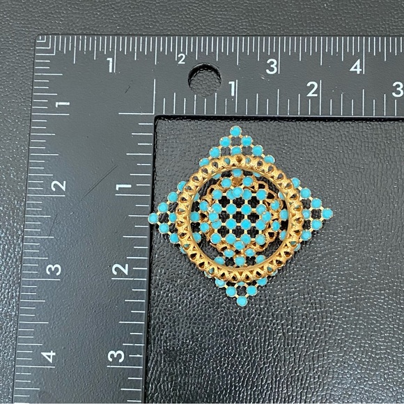 Vintage Unsigned Faux Turquoise Gold-tone Filigree Brooch - Picture 8 of 14